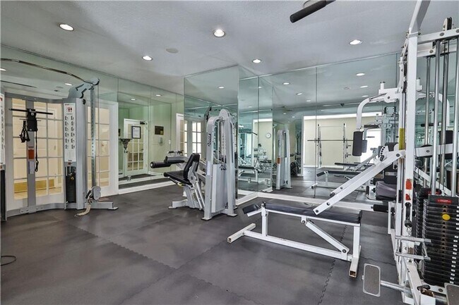 Building Photo - 2 Bedroom 2 Bath in Buckhead