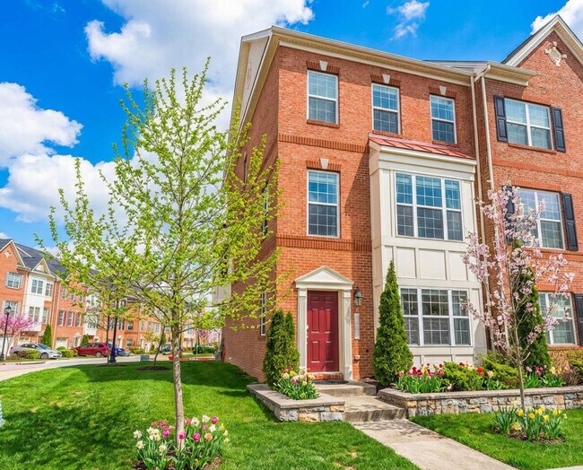 Building Photo - 7980 Blue Stream Dr