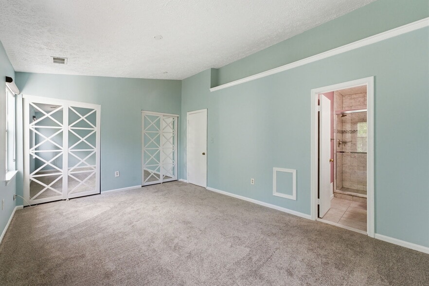 Building Photo - 10703 Campus Way S