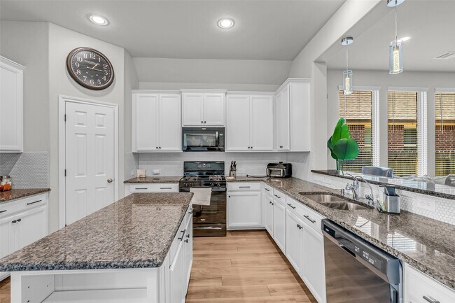 Building Photo - 17330 Hartford Field Ln