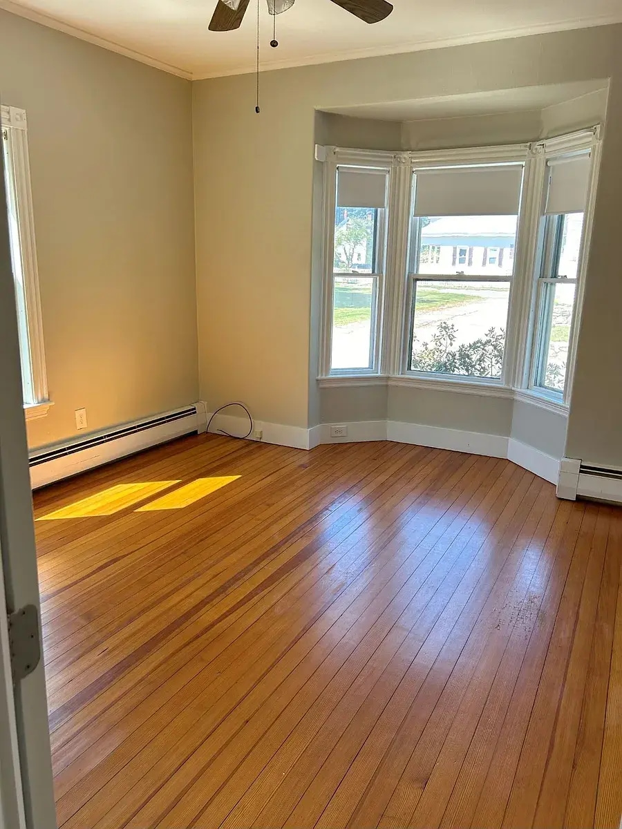 Front bedroom (unfurnished view) - 59 Winter St