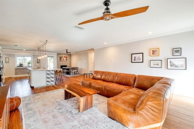 Building Photo - 600 Jetta Ct