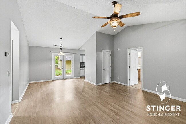 Building Photo - 12 Robin Way