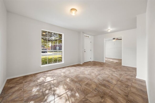 Building Photo - 7016 Albacete Ln