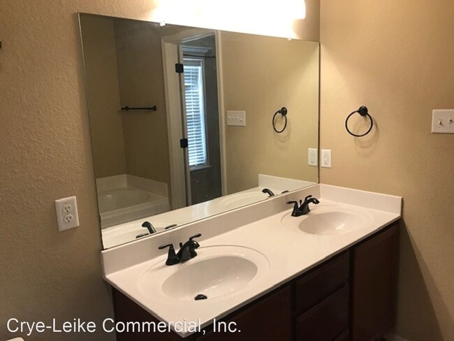 Building Photo - 6017 Trammel Estates Dr