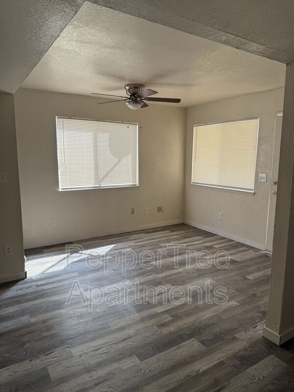 Building Photo - 151 E Cherry Ln