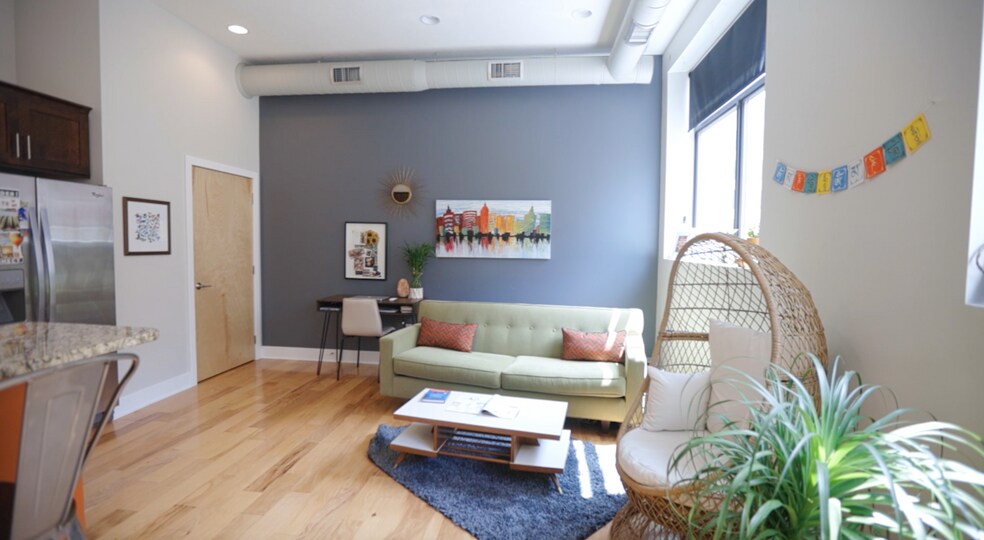 Building Photo - 617 Pierce St