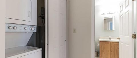 Building Photo - 1346 Chanticleer-