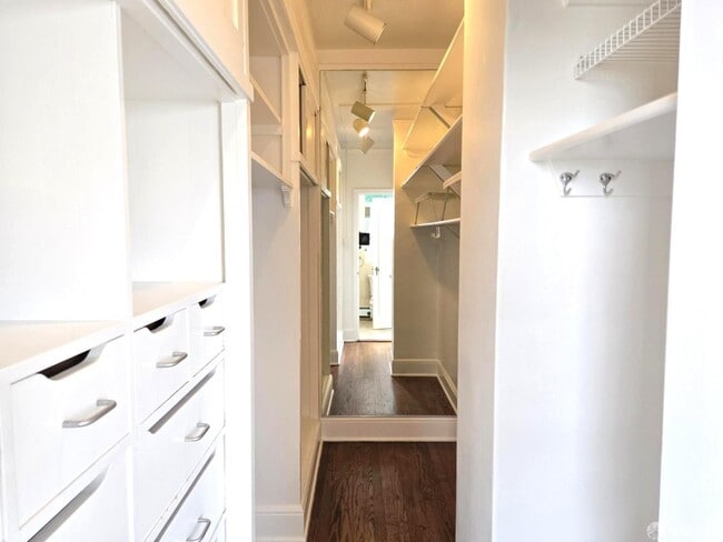 Building Photo - 1250 Jones St