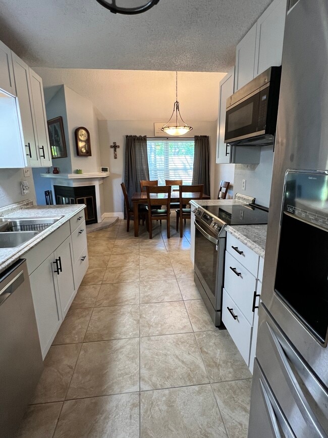 Kitchen - 2025 Hempstead Dr
