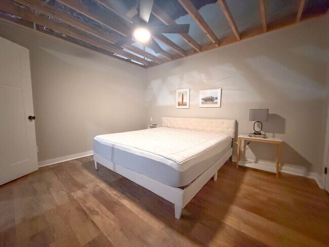 Building Photo - 209 S Church St