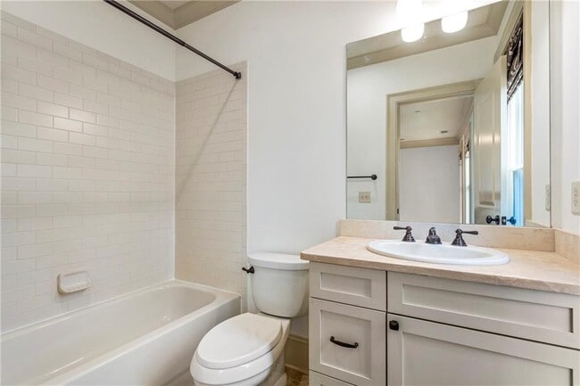 Building Photo - 58 Sheridan Dr NE