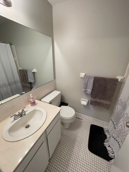 Bathroom - 4813 Cedar Lake Rd S