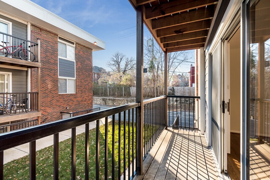 Building Photo - 4012 Oak St