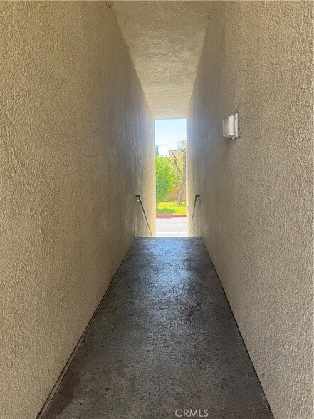 Building Photo - 10201 Mason Ave