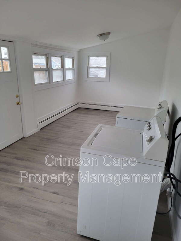 Building Photo - 503 Smith St