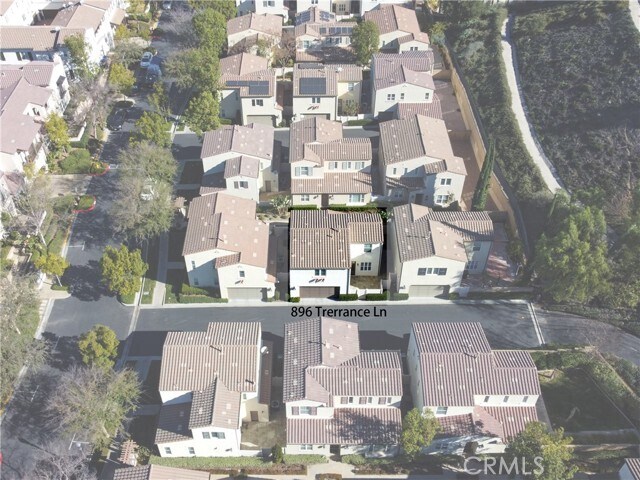 Building Photo - 896 Terrace Ln W