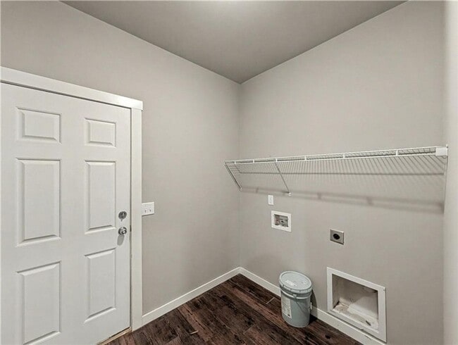 Building Photo - 862 Oakwood Ct