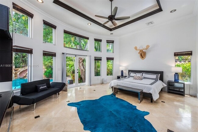 Building Photo - 1051 NE 89th St