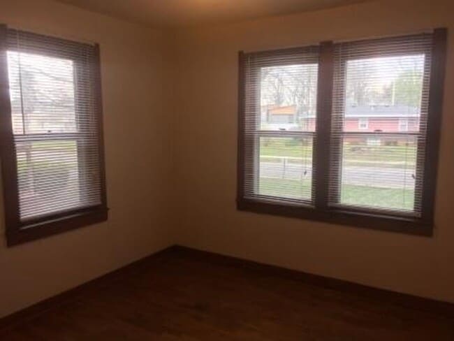 Building Photo - Cute 2 bedroom home for only $895 in conve...