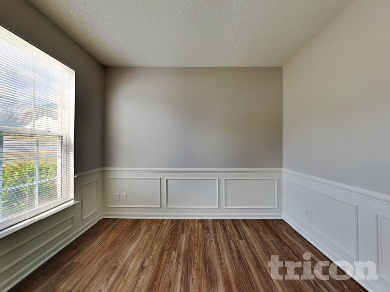 Building Photo - 5920 Shining Oak Ln