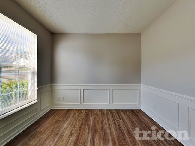 Building Photo - 5920 Shining Oak Ln