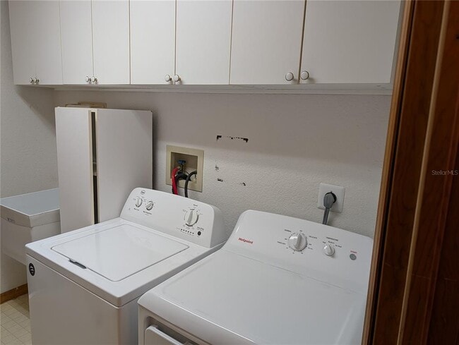 Building Photo - 8213 Pagoda Dr