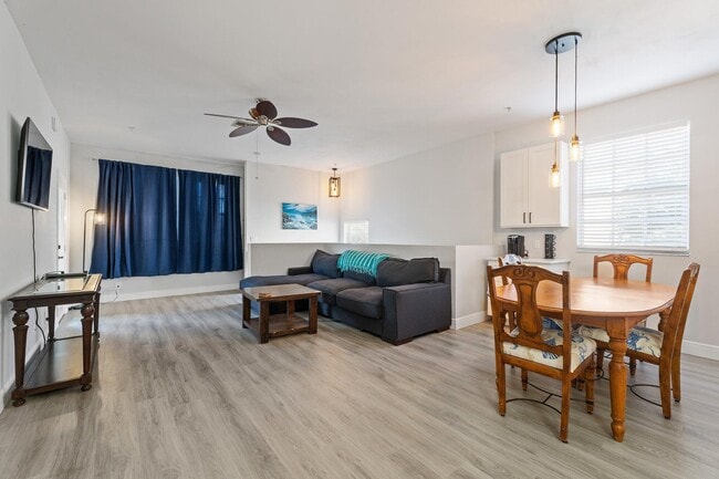 Building Photo - 113 Lighthouse Cir