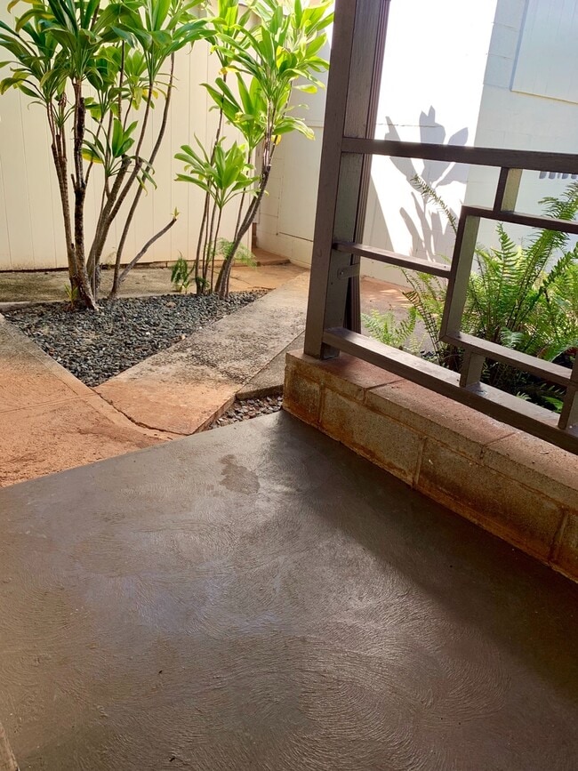 Building Photo - Charming Singe Family Home 3/1/2 with Spacious & Fenced Yard