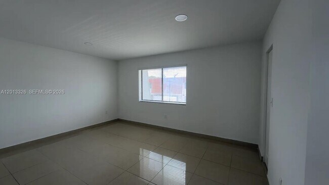 Building Photo - 341 NW 109th Ave