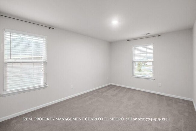 Building Photo - Stunning 4-BR Home on Wooded Cul-De-Sac Lot in Brightwater – Minutes from Rivergate!