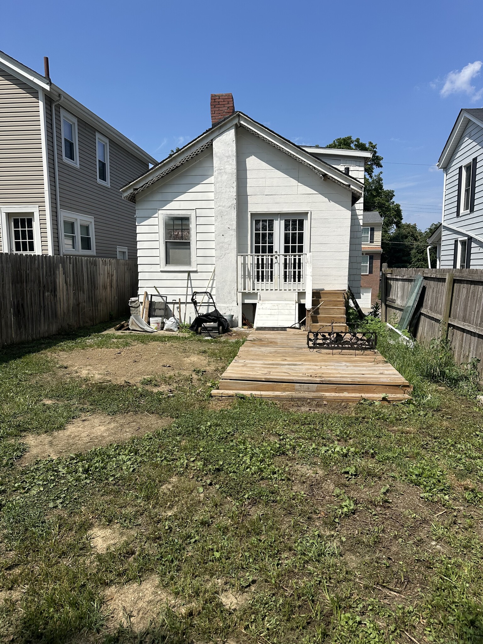 Building Photo - 3373 Everson Ave