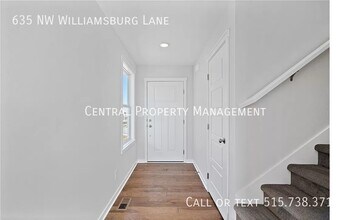 Building Photo - 635 NW Williamsburg Ln