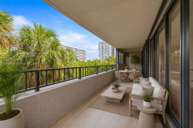 Building Photo - 251 Crandon Blvd