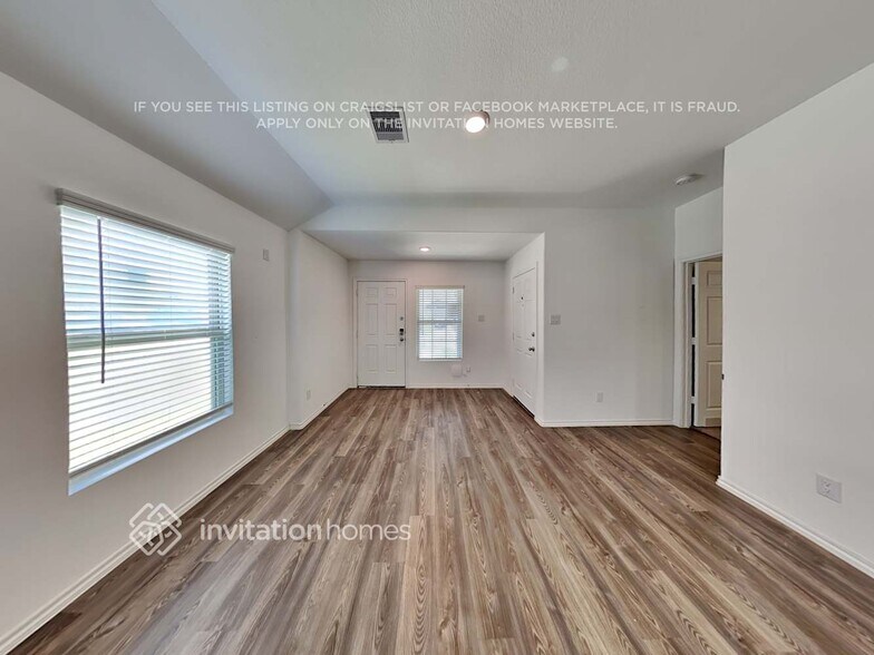 Building Photo - 18702 Mercer Fls Dr