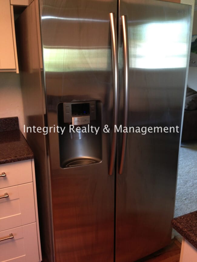 Building Photo - 13637 Pisces Ct