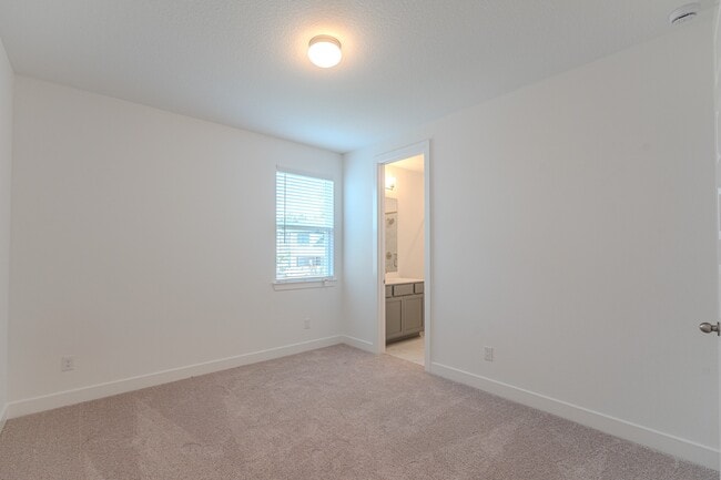 Building Photo - 215 Warbler Song Dr