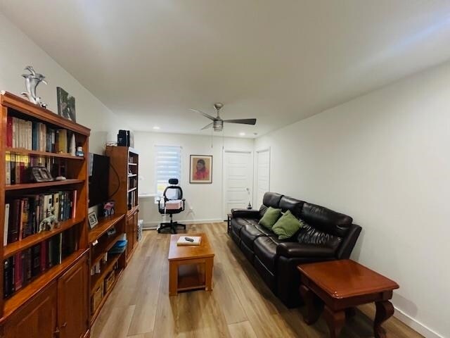 Building Photo - 204 Deer Path Lp