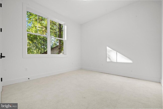 Building Photo - 811 Sligo Creek Pkwy