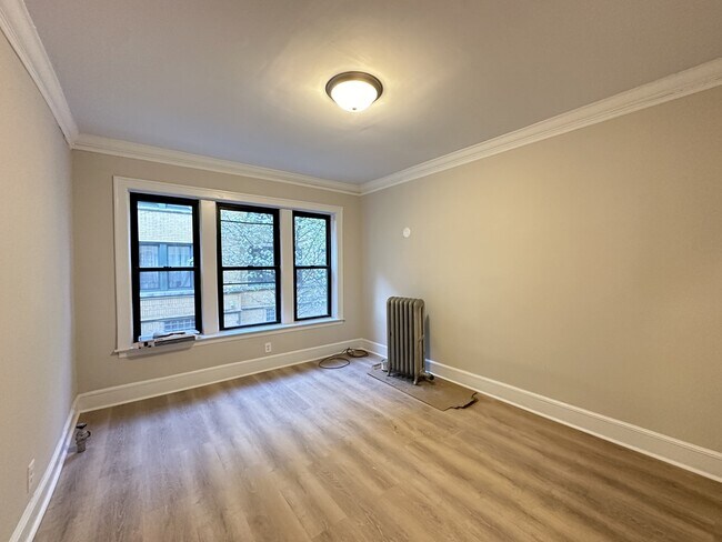 Building Photo - 2332.5 N Spaulding Ave