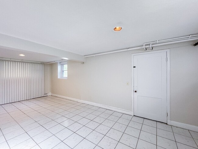 Building Photo - 92 Woodcliff Rd