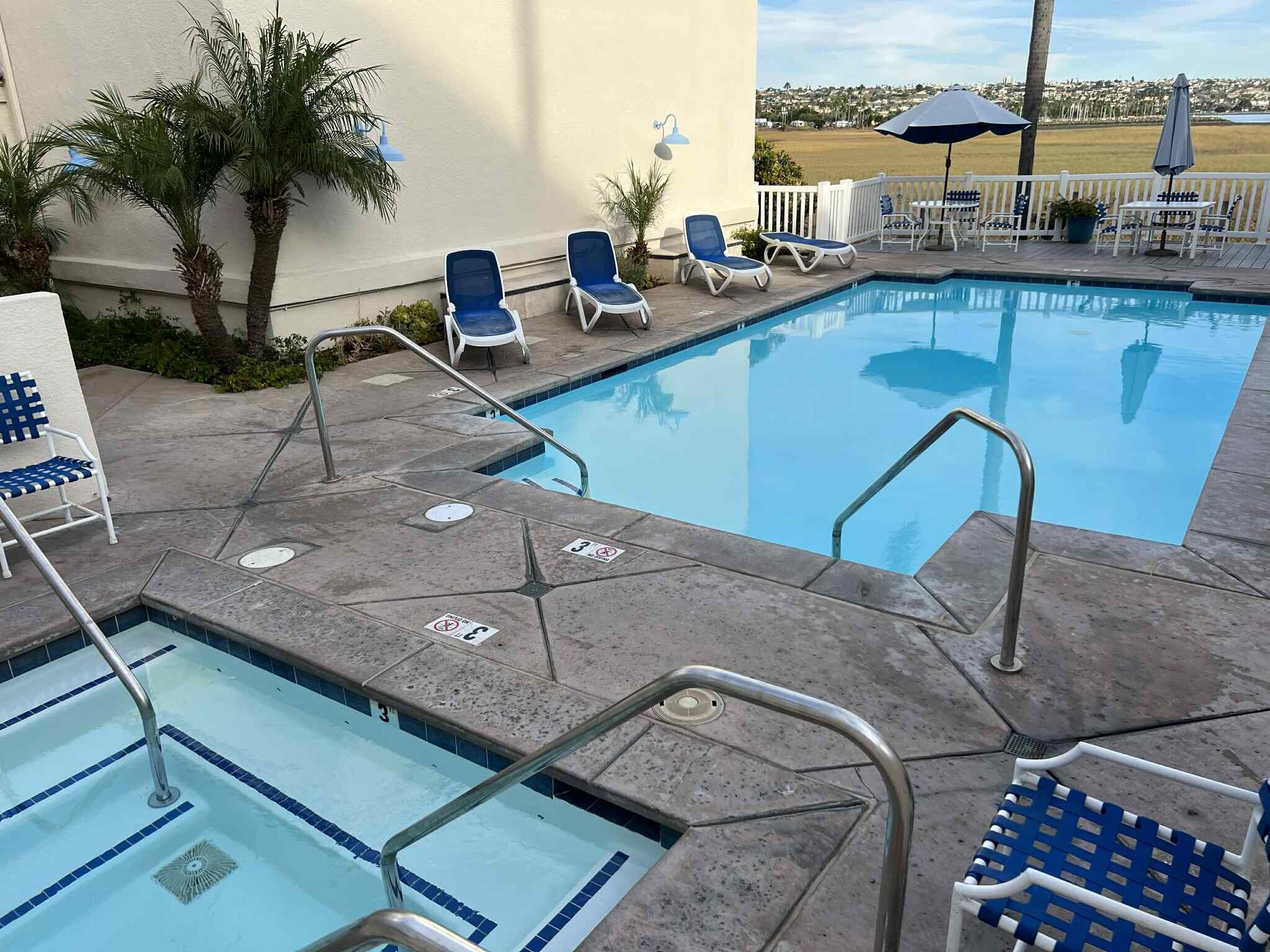 Building Photo - 3999 Crown Point Dr