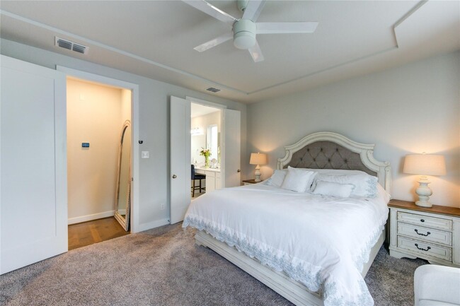 Building Photo - 9210 Lair Cove Dr