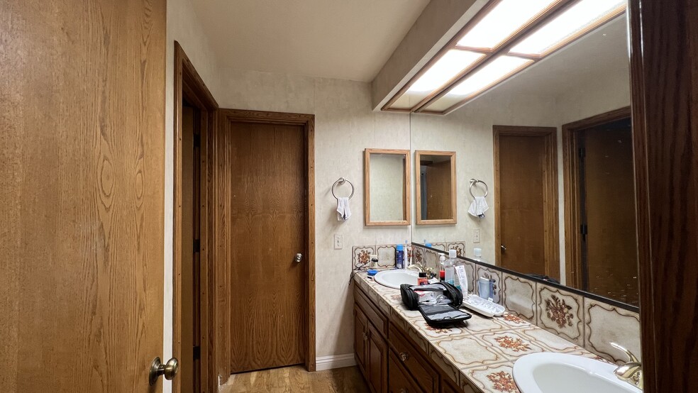 Building Photo - 2911 Hawk Rd