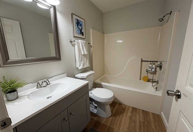 Building Photo - 1918 Mirtle Grove Ct