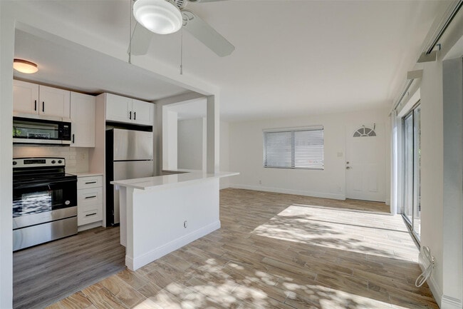 Building Photo - 4609 Bougainvilla Dr