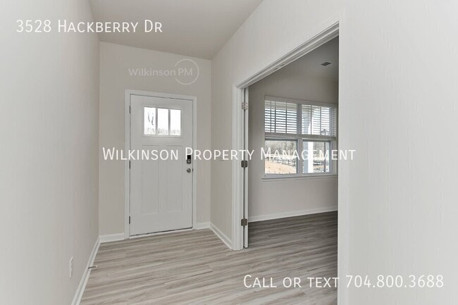 Building Photo - 3528 Hackberry Dr