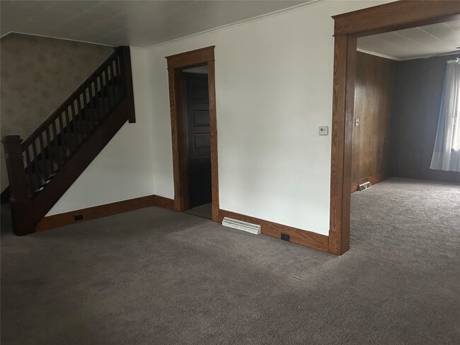 Building Photo - 1028 W 29th St