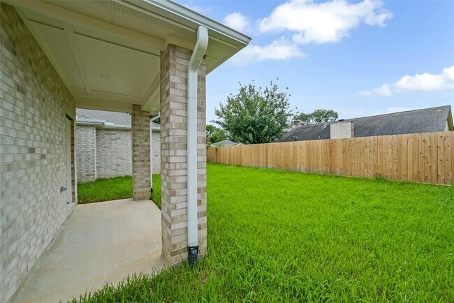 Building Photo - 13311 Campos Dr