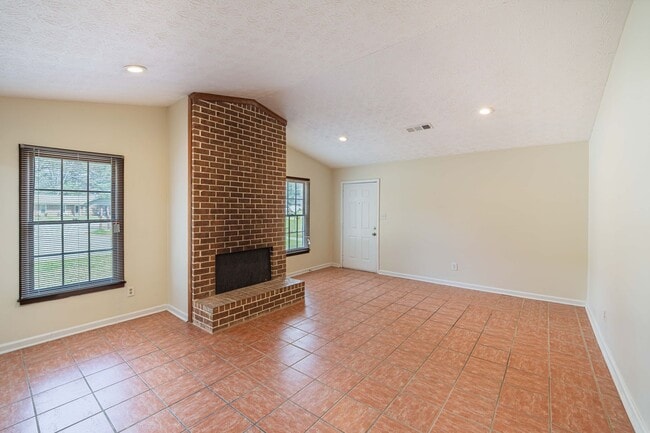 Building Photo - Magnolia Drive Duplex